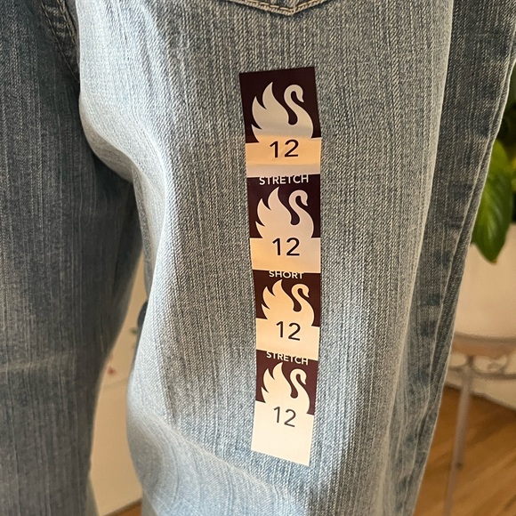 Gloria Vanderbilt Amanda Jeans -Size 12 Short - Picture 3 of 8